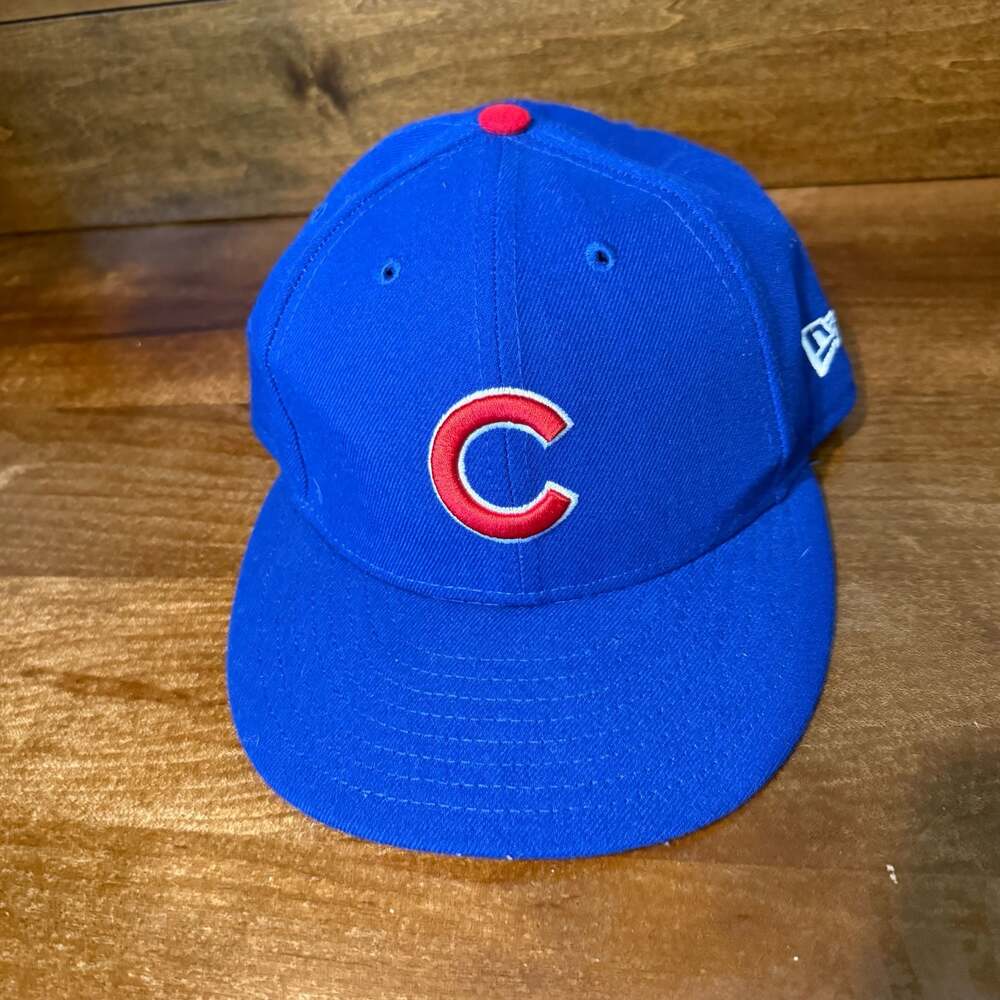 New Era Chicago Cubs 59FIFTY Low Profile Fitted Hat Size 7 1/8 Blue Red